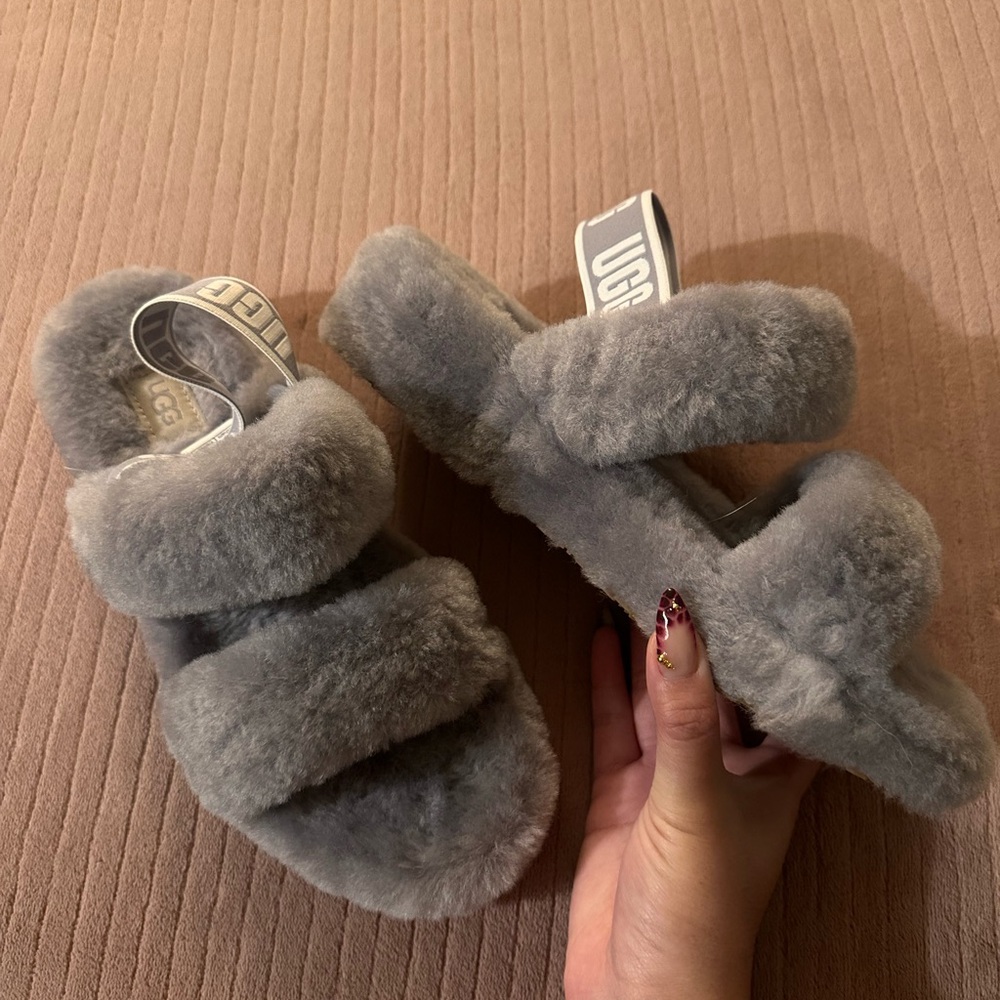 { UGG Women's Oh Yeah Slides }